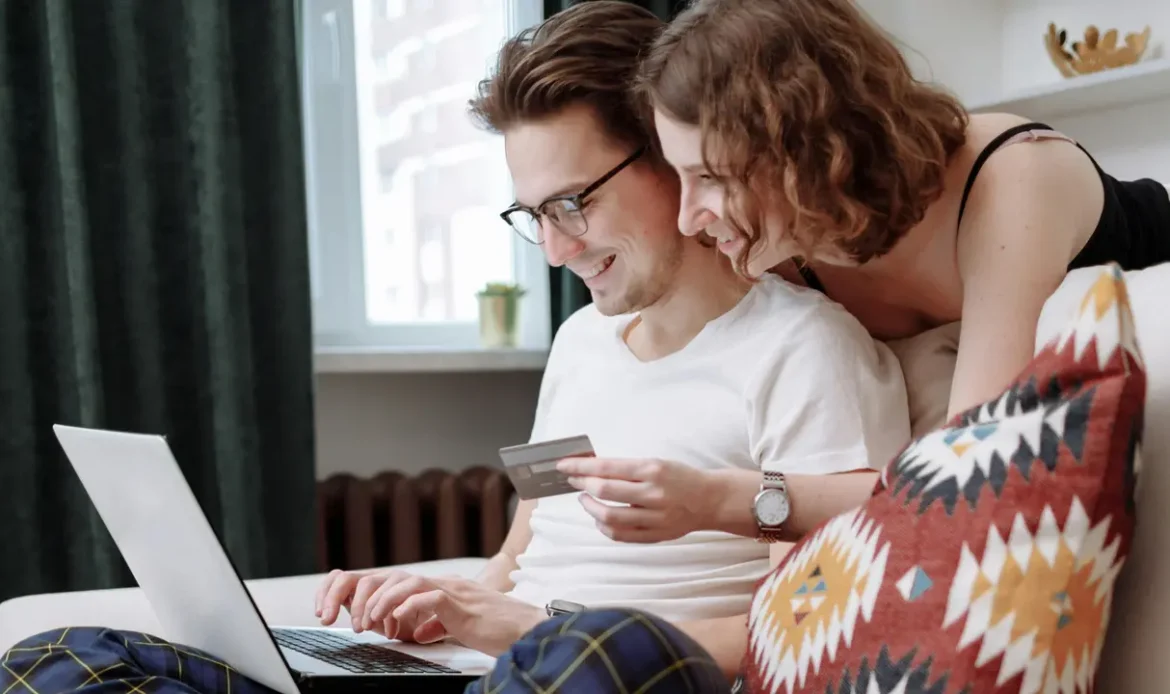 Do I Have to File Taxes with a DTV Visa?