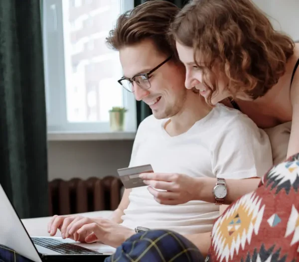 Do I Have to File Taxes with a DTV Visa?